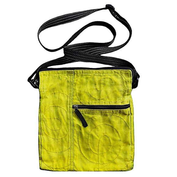 SMATERIA Handmade Crossbody Bag 8.5”x9.5”x1” Recycled Fishing Net Eco Friendly - Picture 1 of 6